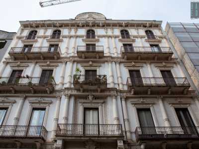 Il raffinato palazzo Colonna De Robertis in via Crisanzio...